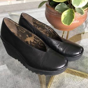 Fly London Yaz Wedge Black Leather Size 39
